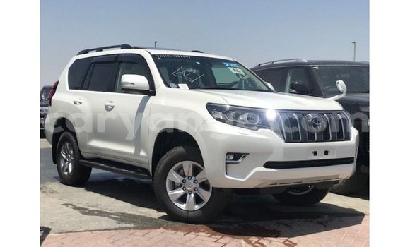 Acheter Import Voiture Toyota Prado Blanc à Import - Dubai, Namibie Acheter Import Voiture Toyota Prado Blanc à Import - Dubai, Namibie