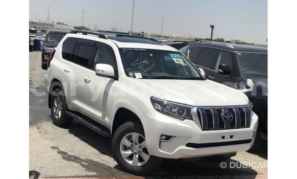 Acheter Import Voiture Toyota Prado Blanc à Import - Dubai, Namibie Acheter Import Voiture Toyota Prado Blanc à Import - Dubai, Namibie