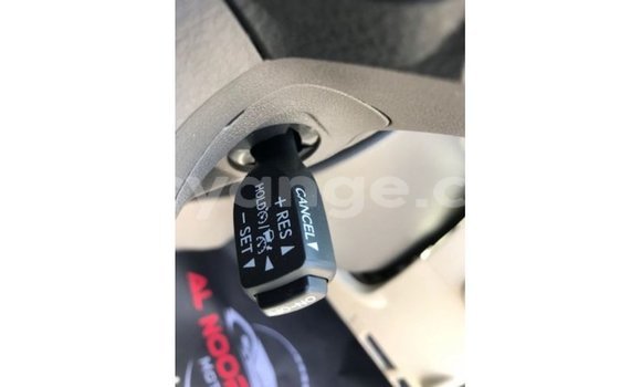 Acheter Import Voiture Toyota Prado Blanc à Import - Dubai, Namibie Acheter Import Voiture Toyota Prado Blanc à Import - Dubai, Namibie