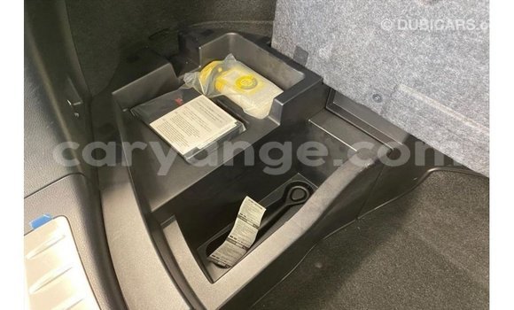 Acheter Import Voiture Toyota Harrier Blanc à Import - Dubai, Namibie Acheter Import Voiture Toyota Harrier Blanc à Import - Dubai, Namibie