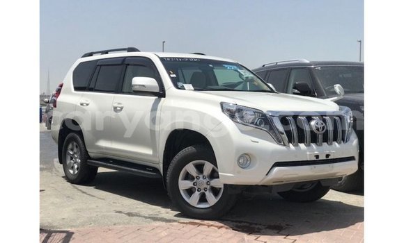 Acheter Import Voiture Toyota Prado Blanc à Import - Dubai, Namibie Acheter Import Voiture Toyota Prado Blanc à Import - Dubai, Namibie
