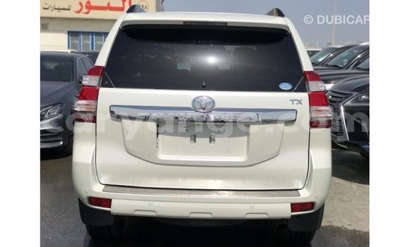 Acheter Import Voiture Toyota Prado Blanc à Import - Dubai, Namibie Acheter Import Voiture Toyota Prado Blanc à Import - Dubai, Namibie