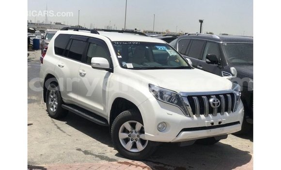 Acheter Import Voiture Toyota Prado Blanc à Import - Dubai, Namibie Acheter Import Voiture Toyota Prado Blanc à Import - Dubai, Namibie