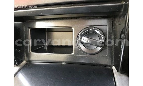 Acheter Import Voiture Toyota Prado Blanc à Import - Dubai, Namibie Acheter Import Voiture Toyota Prado Blanc à Import - Dubai, Namibie