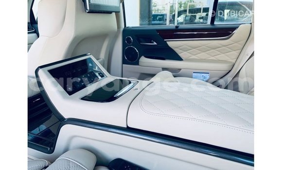 Acheter Import Voiture Lexus LX Rouge à Import - Dubai, Namibie Acheter Import Voiture Lexus LX Rouge à Import - Dubai, Namibie