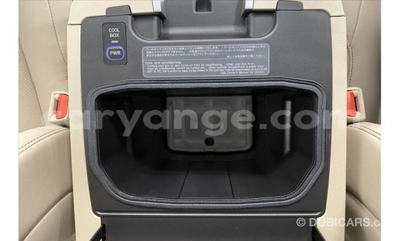 Acheter Import Voiture Toyota Land Cruiser Blanc à Import - Dubai, Namibie Acheter Import Voiture Toyota Land Cruiser Blanc à Import - Dubai, Namibie