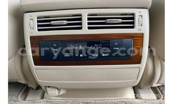 Acheter Import Voiture Toyota Land Cruiser Rouge à Import - Dubai, Namibie Acheter Import Voiture Toyota Land Cruiser Rouge à Import - Dubai, Namibie