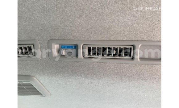 Acheter Import Voiture Toyota 4Runner Blanc à Import - Dubai, Namibie Acheter Import Voiture Toyota 4Runner Blanc à Import - Dubai, Namibie