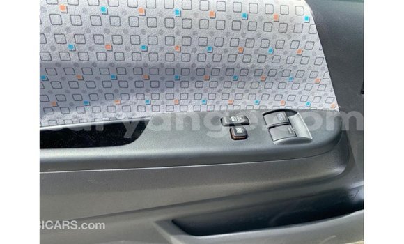 Acheter Import Voiture Toyota 4Runner Blanc à Import - Dubai, Namibie Acheter Import Voiture Toyota 4Runner Blanc à Import - Dubai, Namibie