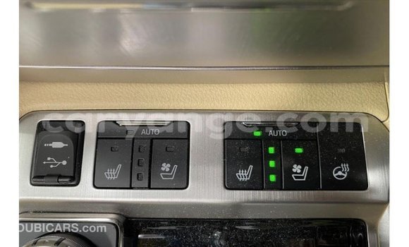 Acheter Import Voiture Toyota Land Cruiser Blanc à Import - Dubai, Namibie Acheter Import Voiture Toyota Land Cruiser Blanc à Import - Dubai, Namibie