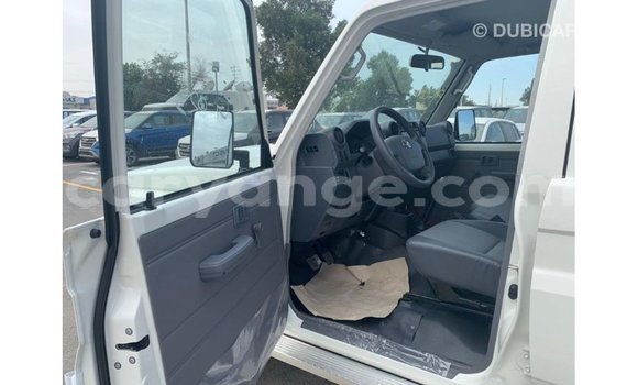 Buy Import Toyota Land Cruiser White Car in Import - Dubai in Namibia Buy Import Toyota Land Cruiser White Car in Import - Dubai in Namibia