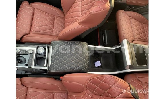 Acheter Import Voiture Toyota Land Cruiser Noir à Import - Dubai, Namibie Acheter Import Voiture Toyota Land Cruiser Noir à Import - Dubai, Namibie