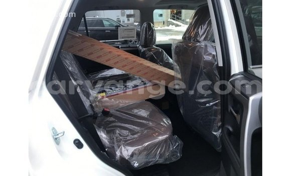 Acheter Import Voiture Toyota 4Runner Blanc à Import - Dubai, Namibie Acheter Import Voiture Toyota 4Runner Blanc à Import - Dubai, Namibie