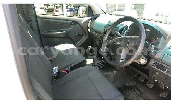 Buy Used Isuzu D–MAX White Car in Karasburg in Karas Buy Used Isuzu D–MAX White Car in Karasburg in Karas