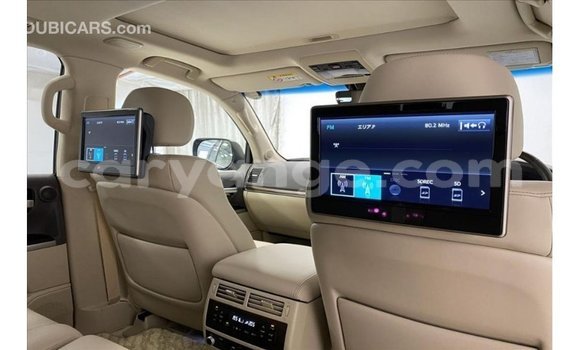 Acheter Import Voiture Toyota Land Cruiser Noir à Import - Dubai, Namibie Acheter Import Voiture Toyota Land Cruiser Noir à Import - Dubai, Namibie