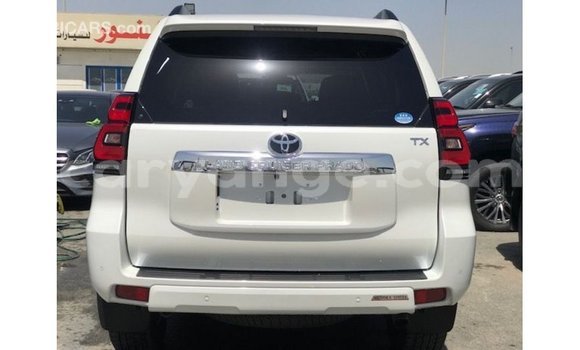 Acheter Import Voiture Toyota Prado Blanc à Import - Dubai, Namibie Acheter Import Voiture Toyota Prado Blanc à Import - Dubai, Namibie