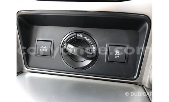 Acheter Import Voiture Toyota Prado Blanc à Import - Dubai, Namibie Acheter Import Voiture Toyota Prado Blanc à Import - Dubai, Namibie