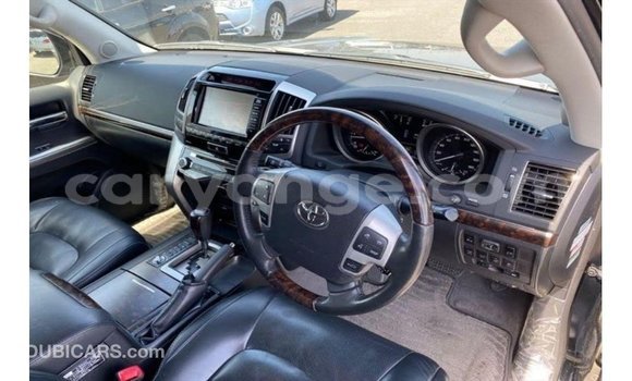 Acheter Import Voiture Toyota Land Cruiser Noir à Import - Dubai, Namibie Acheter Import Voiture Toyota Land Cruiser Noir à Import - Dubai, Namibie
