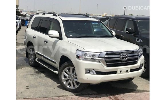 Acheter Import Voiture Toyota Land Cruiser Blanc à Import - Dubai, Namibie Acheter Import Voiture Toyota Land Cruiser Blanc à Import - Dubai, Namibie