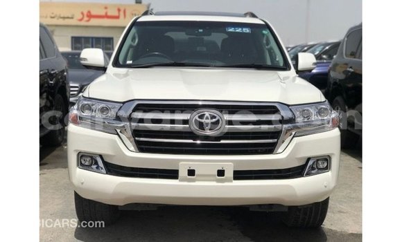 Acheter Import Voiture Toyota Land Cruiser Blanc à Import - Dubai, Namibie Acheter Import Voiture Toyota Land Cruiser Blanc à Import - Dubai, Namibie
