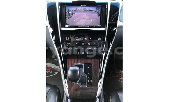 Acheter Import Voiture Toyota Harrier Marron à Import - Dubai, Namibie Acheter Import Voiture Toyota Harrier Marron à Import - Dubai, Namibie