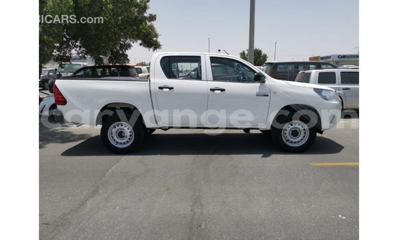 Acheter Import Voiture Toyota Hilux Blanc à Import - Dubai, Namibie Acheter Import Voiture Toyota Hilux Blanc à Import - Dubai, Namibie