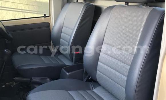 Acheter Occasion Voiture Toyota Land Cruiser Beige à Karasburg, Karas Acheter Occasion Voiture Toyota Land Cruiser Beige à Karasburg, Karas