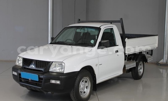 Buy Used Mitsubishi L200 White Car in Windhoek in Namibia Buy Used Mitsubishi L200 White Car in Windhoek in Namibia