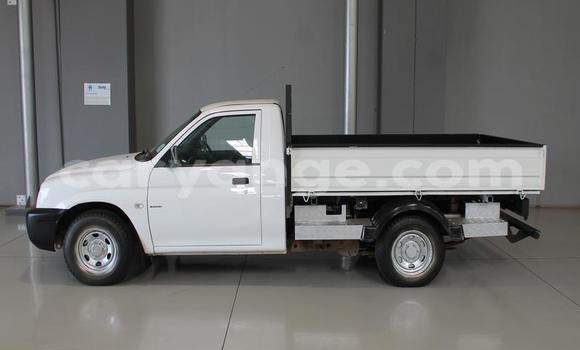 Buy Used Mitsubishi L200 White Car in Windhoek in Namibia Buy Used Mitsubishi L200 White Car in Windhoek in Namibia