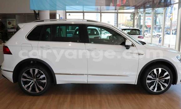 Acheter Occasion Voiture Volkswagen Tiguan Blanc à Windhoek, Namibie Acheter Occasion Voiture Volkswagen Tiguan Blanc à Windhoek, Namibie
