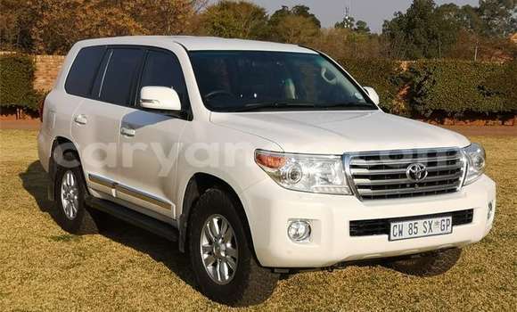 Buy Used Toyota Land Cruiser Prado White Car in Windhoek in Namibia Buy Used Toyota Land Cruiser Prado White Car in Windhoek in Namibia
