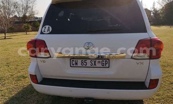 Buy Used Toyota Land Cruiser Prado White Car in Windhoek in Namibia Buy Used Toyota Land Cruiser Prado White Car in Windhoek in Namibia