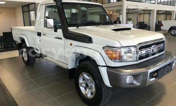 Buy Used Toyota Land Cruiser Beige Car in Windhoek in Namibia Buy Used Toyota Land Cruiser Beige Car in Windhoek in Namibia
