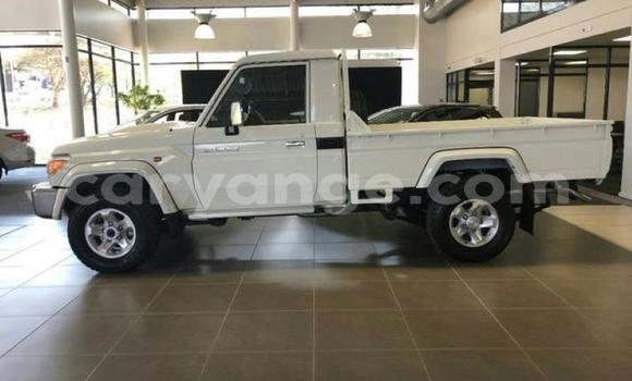 Buy Used Toyota Land Cruiser Beige Car in Windhoek in Namibia Buy Used Toyota Land Cruiser Beige Car in Windhoek in Namibia