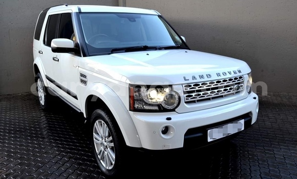 Buy Used Land Rover Discovery Sport White Car in Windhoek in Namibia