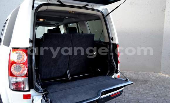 Buy Used Land Rover Discovery Sport White Car in Windhoek in Namibia Buy Used Land Rover Discovery Sport White Car in Windhoek in Namibia