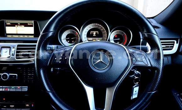 Buy Used Mercedes-Benz E–Class White Car in Grootfontein in Namibia Buy Used Mercedes-Benz E–Class White Car in Grootfontein in Namibia