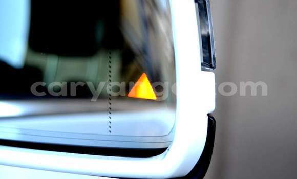 Buy Used Mercedes-Benz E–Class White Car in Grootfontein in Namibia Buy Used Mercedes-Benz E–Class White Car in Grootfontein in Namibia