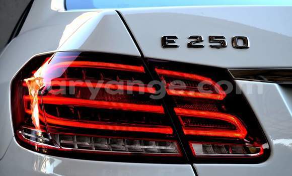 Buy Used Mercedes-Benz E–Class White Car in Grootfontein in Namibia Buy Used Mercedes-Benz E–Class White Car in Grootfontein in Namibia