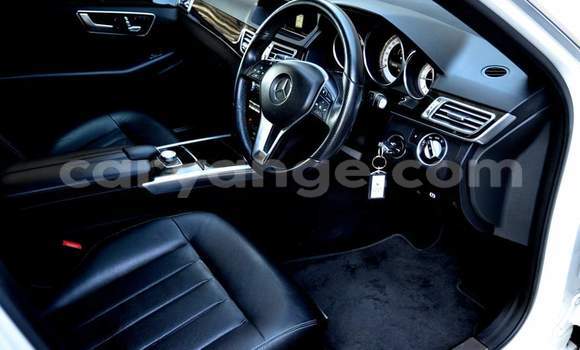 Buy Used Mercedes-Benz E–Class White Car in Grootfontein in Namibia Buy Used Mercedes-Benz E–Class White Car in Grootfontein in Namibia