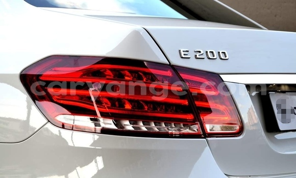 Buy Used Mercedes-Benz E–Class White Car in Grootfontein in Namibia Buy Used Mercedes-Benz E–Class White Car in Grootfontein in Namibia