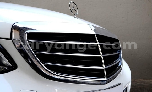 Buy Used Mercedes-Benz E–Class White Car in Grootfontein in Namibia Buy Used Mercedes-Benz E–Class White Car in Grootfontein in Namibia