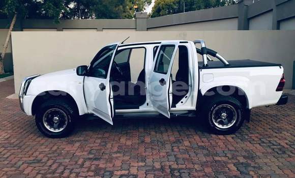 Buy Used Isuzu KB White Car in Windhoek in Namibia Buy Used Isuzu KB White Car in Windhoek in Namibia