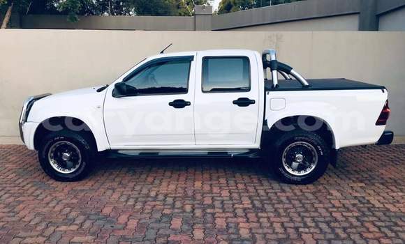 Buy Used Isuzu KB White Car in Windhoek in Namibia Buy Used Isuzu KB White Car in Windhoek in Namibia