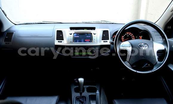 Acheter Occasion Voiture Toyota Hilux Blanc à Windhoek, Namibie Acheter Occasion Voiture Toyota Hilux Blanc à Windhoek, Namibie