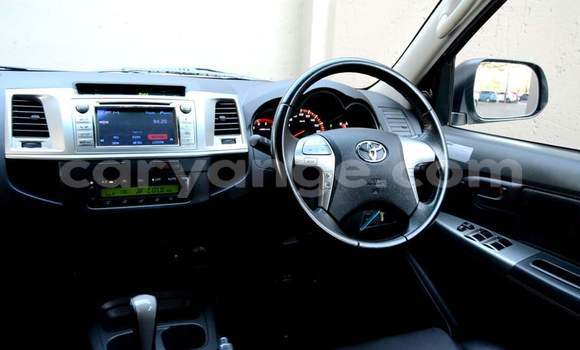 Acheter Occasion Voiture Toyota Hilux Blanc à Windhoek, Namibie Acheter Occasion Voiture Toyota Hilux Blanc à Windhoek, Namibie