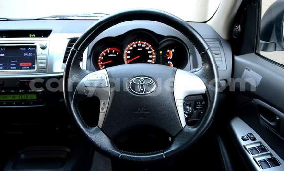 Acheter Occasion Voiture Toyota Hilux Blanc à Windhoek, Namibie Acheter Occasion Voiture Toyota Hilux Blanc à Windhoek, Namibie