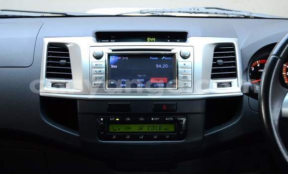 Acheter Occasion Voiture Toyota Hilux Blanc à Windhoek, Namibie Acheter Occasion Voiture Toyota Hilux Blanc à Windhoek, Namibie