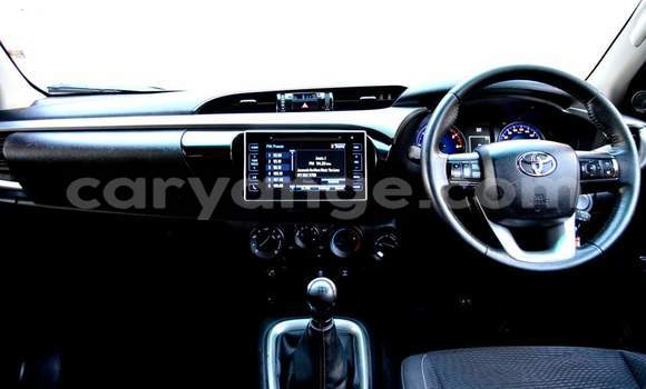 Acheter Occasion Voiture Toyota Hilux Blanc à Windhoek, Namibie Acheter Occasion Voiture Toyota Hilux Blanc à Windhoek, Namibie