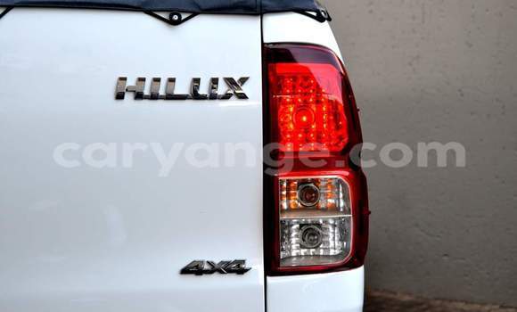 Acheter Occasion Voiture Toyota Hilux Blanc à Windhoek, Namibie Acheter Occasion Voiture Toyota Hilux Blanc à Windhoek, Namibie